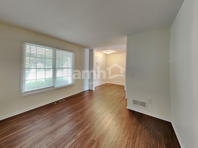 Building Photo - 5605 Stevens Dr
