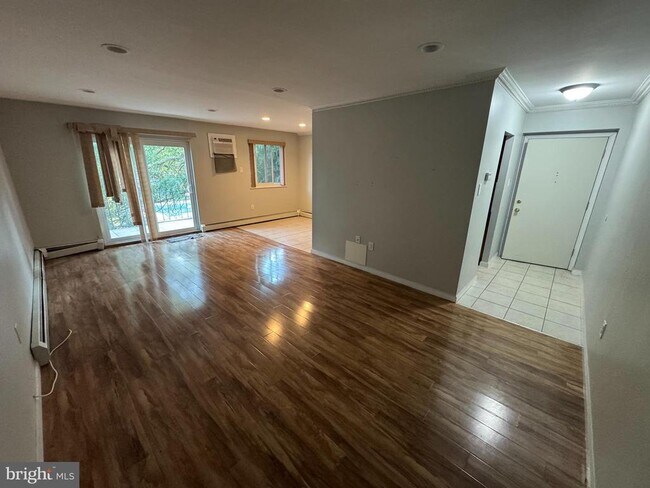 Foto del edificio - 110-30 Byberry Rd