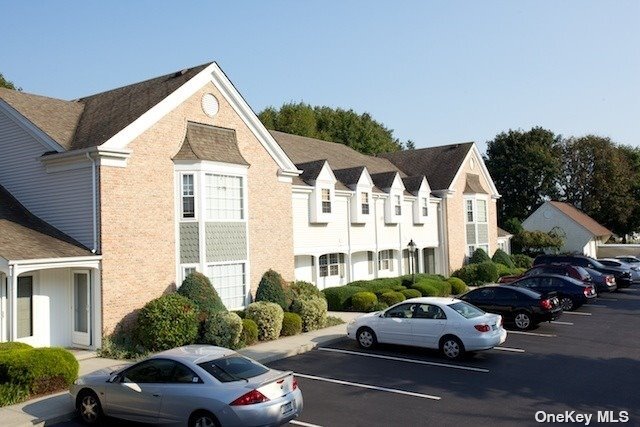 16 Sylvan Ln Unit 16  