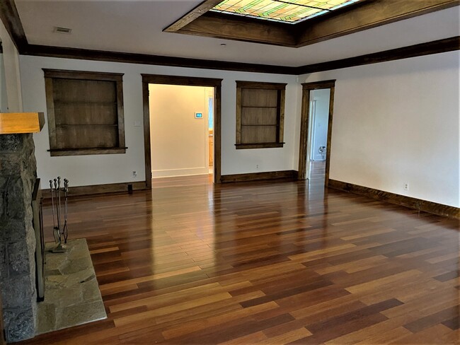 Livingroom - 1133 S 8th Ave