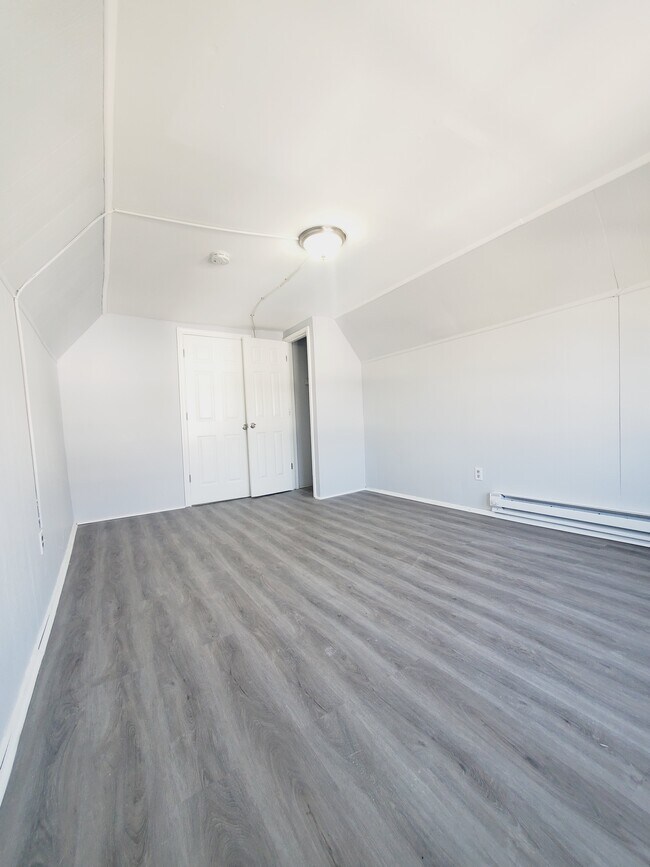 Unit 3 - 105 Brown Pl