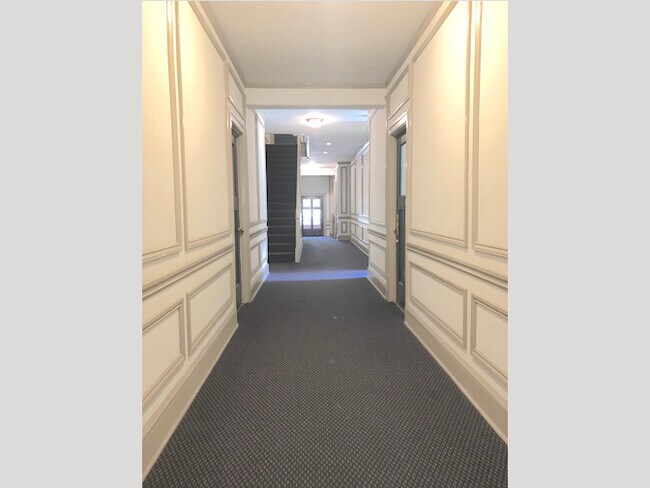 Photo - 103 W 39th St Apartment