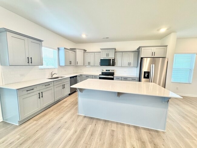 Building Photo - BRAND NEW 4BD/2.5 BATH HOUSE - KENSINGTON ...