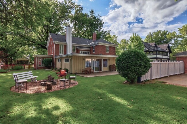 Building Photo - Move In Ready! 5 bedroom 3.5 bath near Was...