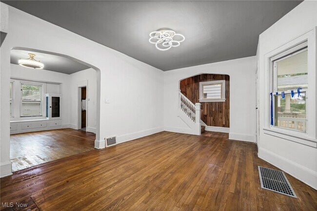 Foto del edificio - 3303 E 118th St