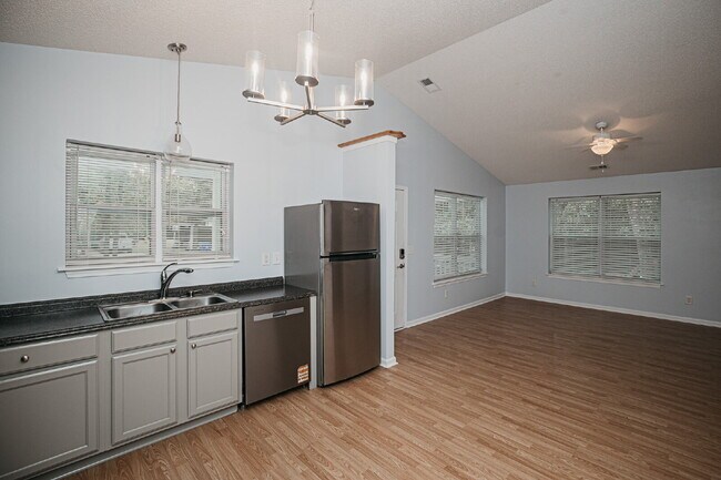 Foto del edificio - Charming 3 bed, 2 bath Mt. Pleasant Rental