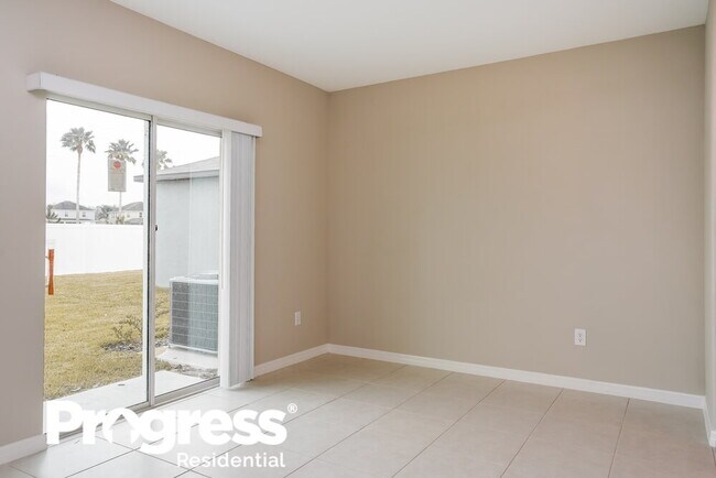 Foto del edificio - 2342 Jungle Dr