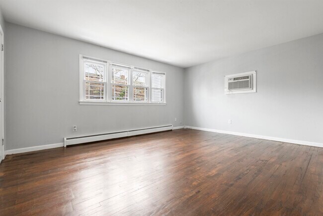 Building Photo - 292 Randolph Ave