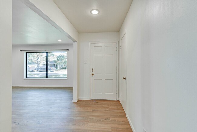 Building Photo - 5655 Wigton Dr