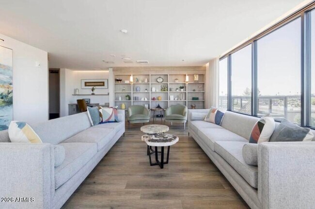 Foto del edificio - 9449 N 90th St