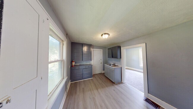 Foto del edificio - Coming soon- Close to downtown- 3 bedroom in Mansfield