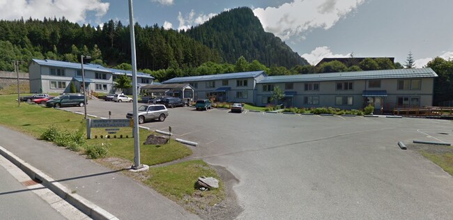 Foto del edificio - 1050 Salmon Creek Ln