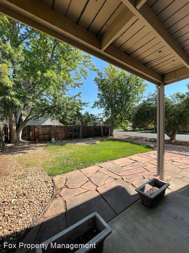 Building Photo - 3 br, 2.5 bath House - 1219 W. Centaur Cir...