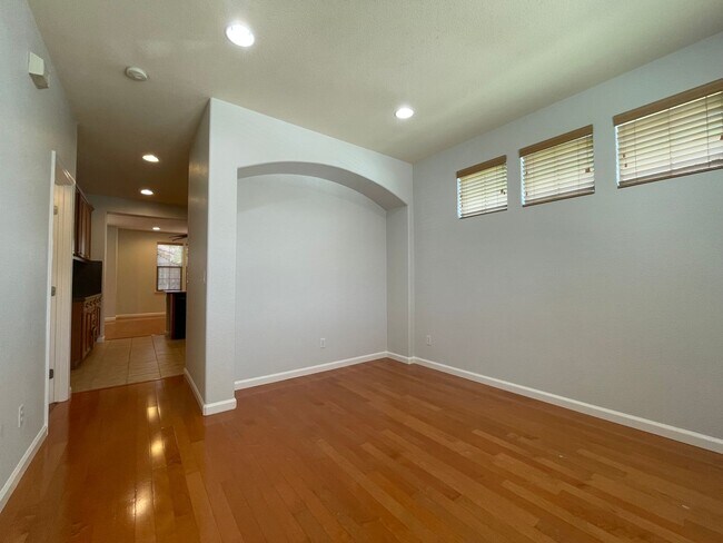 Foto del edificio - Nice Two Story Home in Folsom Available Fo...