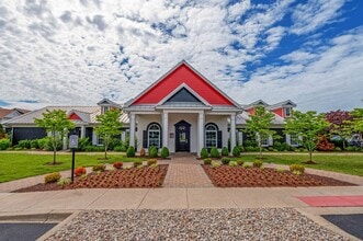 Building Photo - Sawyer East End