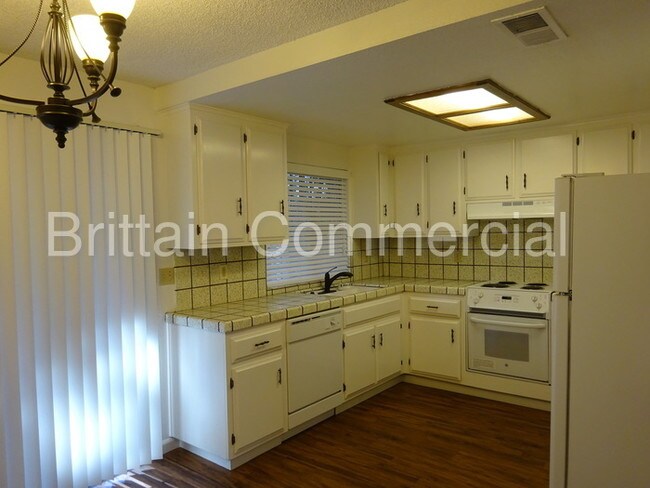 Foto del edificio - 6217 Riverside Blvd