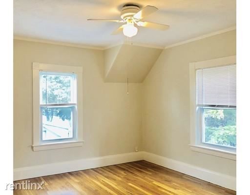 Foto del edificio - 2 br, 1 bath  - 35 Crescent St # A