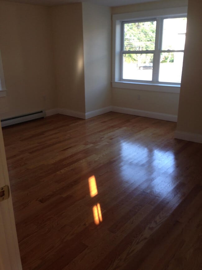 Foto del edificio - 20 Rockdale Ave