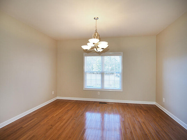 Building Photo - 32 Beryl Cir