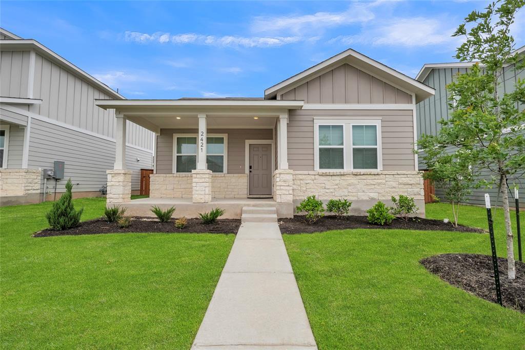 Foto principal - 2421 Amara Levi Ln