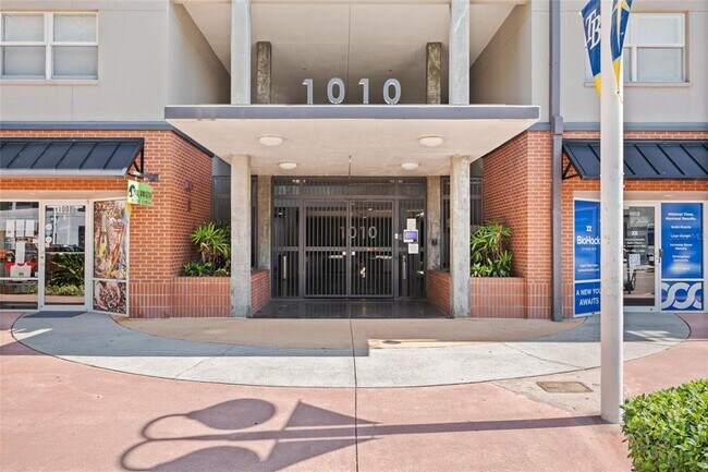 Foto del edificio - 1010 Central Ave