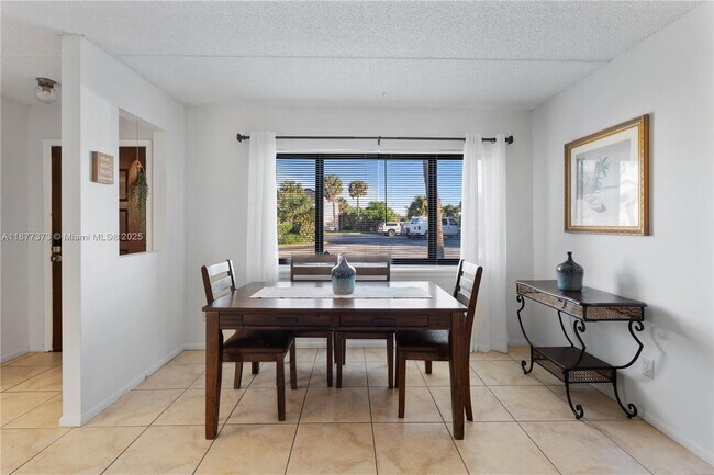 Foto del edificio - 1145 N Shannon Ave