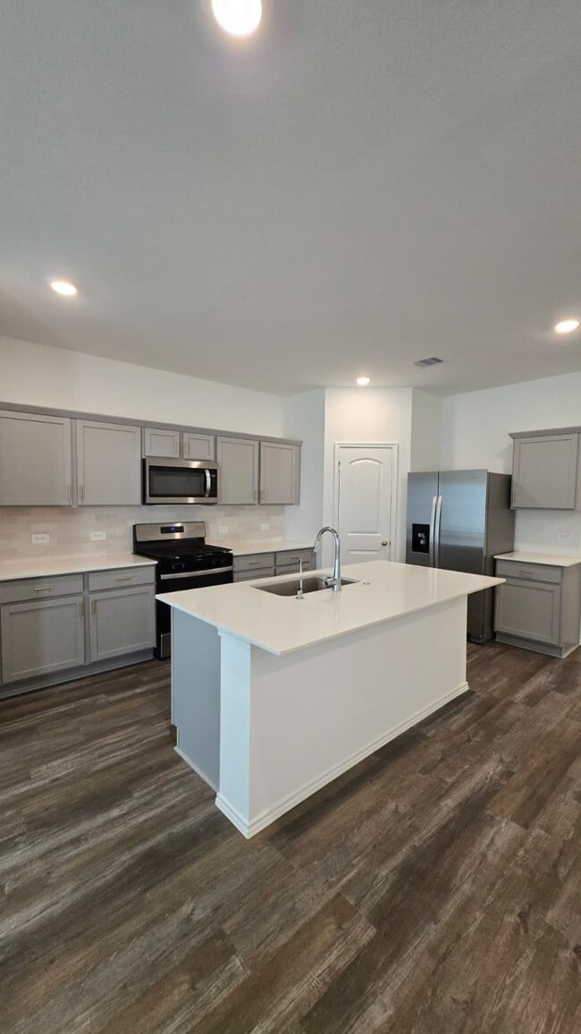 Building Photo - 15703 Majestic Evergreen Wy