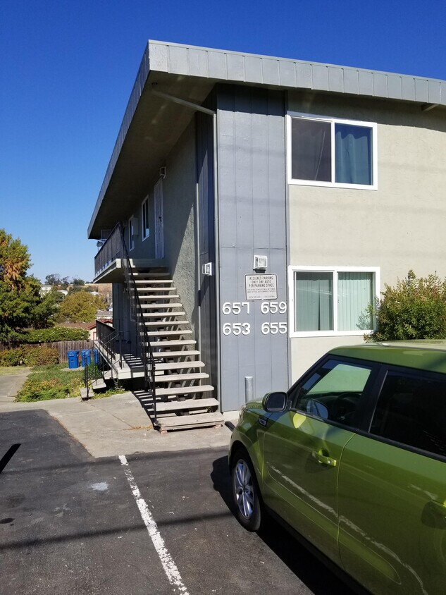 Foto principal - 657 E I St