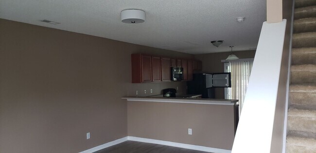 Foto del edificio - Adorable 2 bedroom 2.5 bath townhome