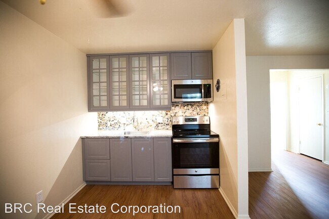 Foto del edificio - 1 br, 1 bath Apartment - 172 West Ida Avenue