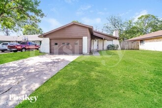 Building Photo - 4427 Ravine Dr