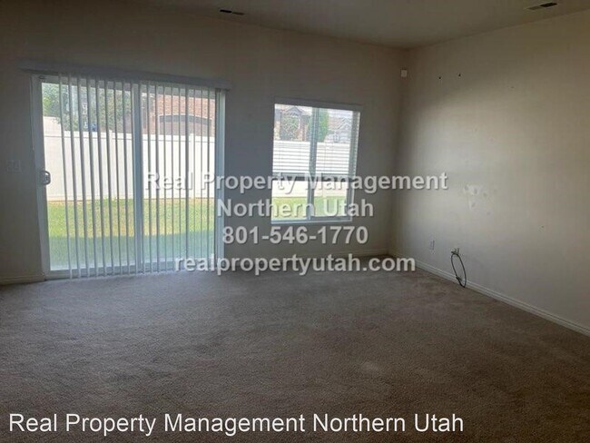 Foto del edificio - 4 br, 2.5 bath House - 3120 W 525 N