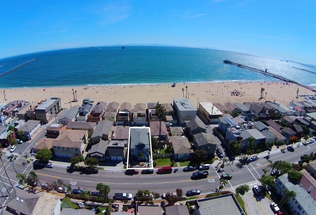 Building Photo - 1206 Ocean Ave
