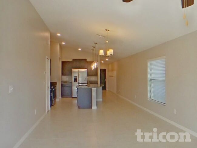 Building Photo - 5206 White Chicory Dr