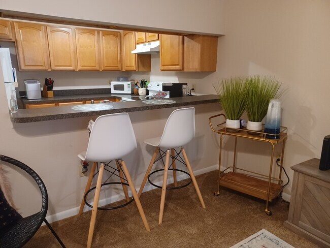 Área de cocina/bar - 2711 Hammock Ct