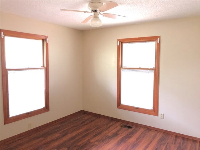 Building Photo - 6 Netherton Ln