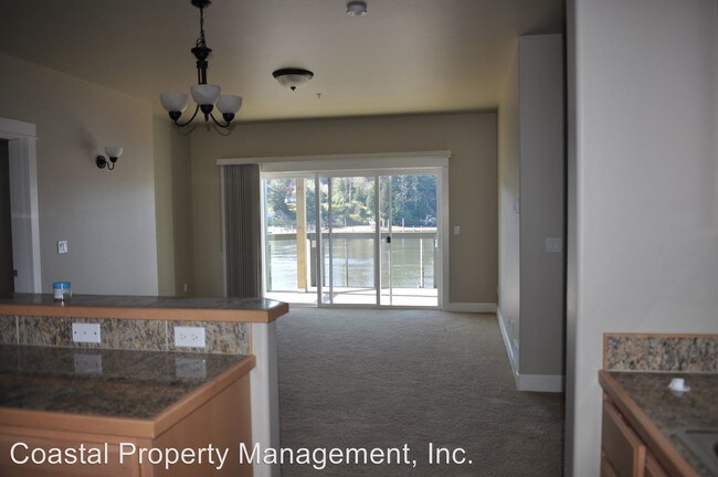 Building Photo - 1220 Bay St