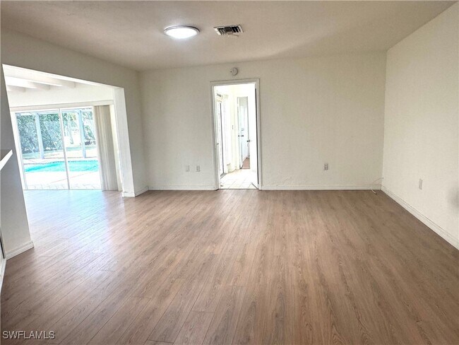 Building Photo - 675 Wedge Dr