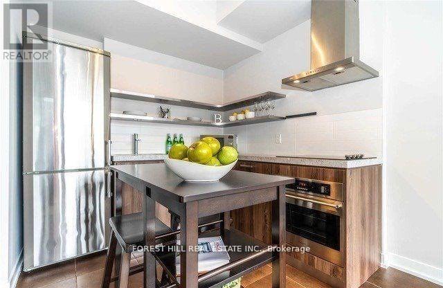 Photo du bâtiment - 560-560 King St W