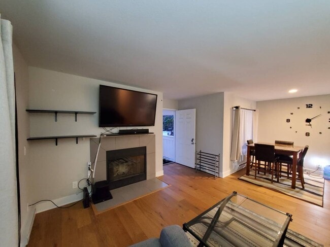 Living room - 26 Bayside Ct