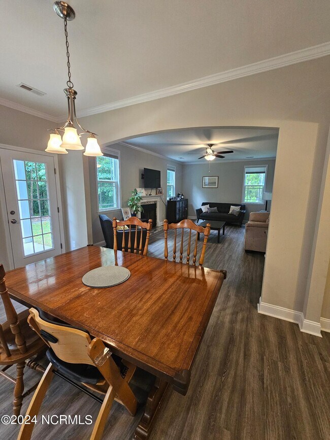 Building Photo - 112 Kings Harbor Dr