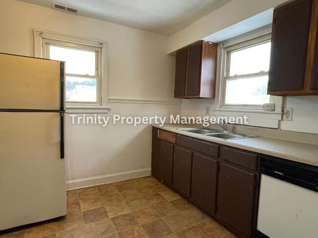 Foto del edificio - 649 Birch St