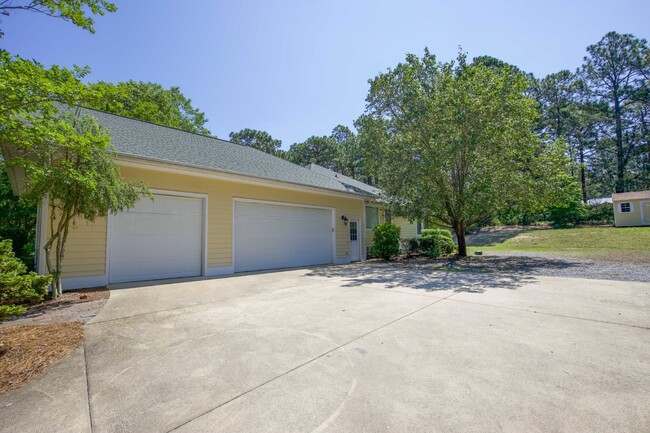 Building Photo - Ranch Style House with Private In-Ground pool