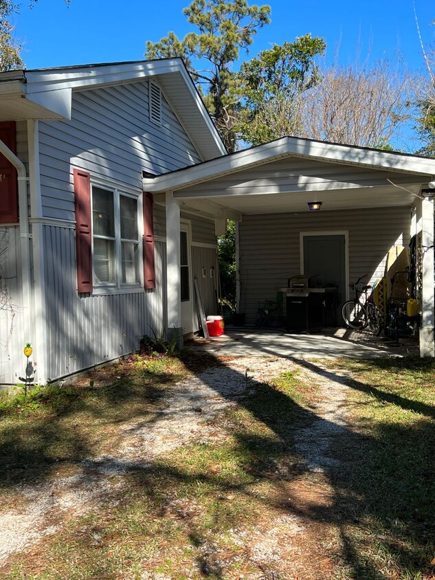 Building Photo - Located off Wrightsville Ave
