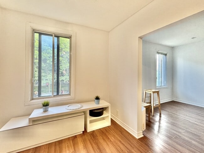 Photo du bâtiment - 461 Rue Rachel E