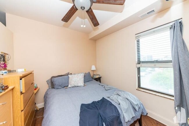 Building Photo - 1 bedroom in Chicago IL 60622