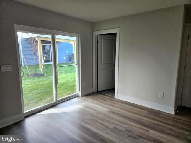 Foto del edificio - 1870 Amherst St