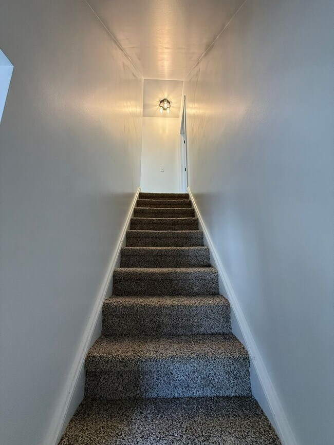 Foto del edificio - 310 W Market St