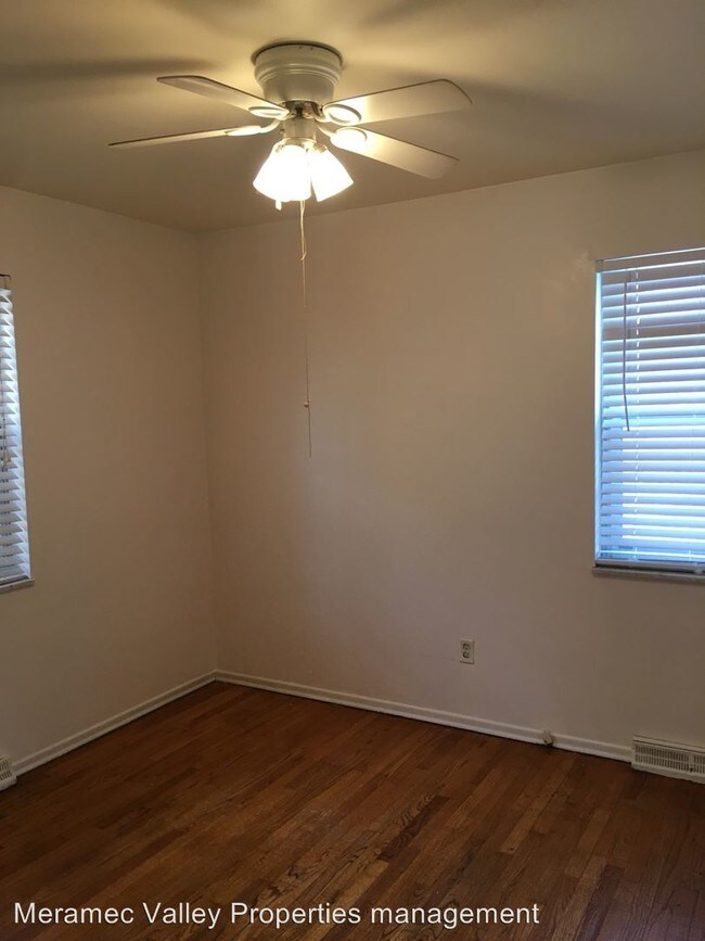Foto del edificio - 2 br, 1 bath Apartment - 3541 Victor