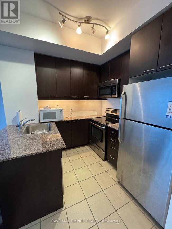 Building Photo - 385 Prince of Wales Dr